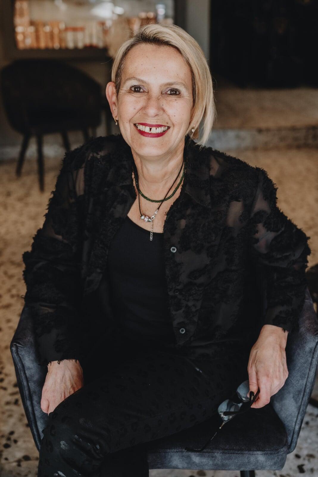 Bonnie Cuthill a senior stylist at 178 On Mane in Cape Town