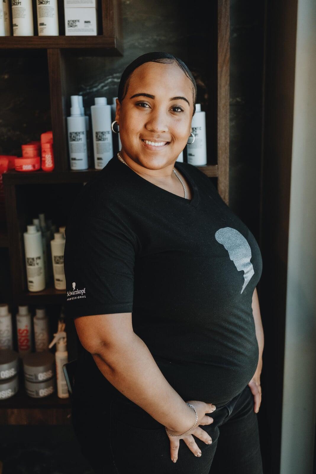 Thandi the Massage Queen at 178 On Mane Hair Salon